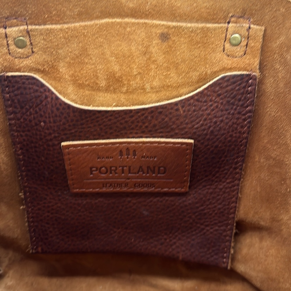 Portland Leather Brown Leather Shoulder Bag - Picture 3 of 3